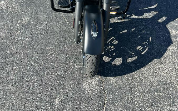 2026 Indian Motorcycle Chieftain® Dark Horse® with PowerBand Audio Package