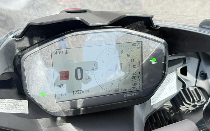 2023 Ducati Panigale V2 Star White Silk livery