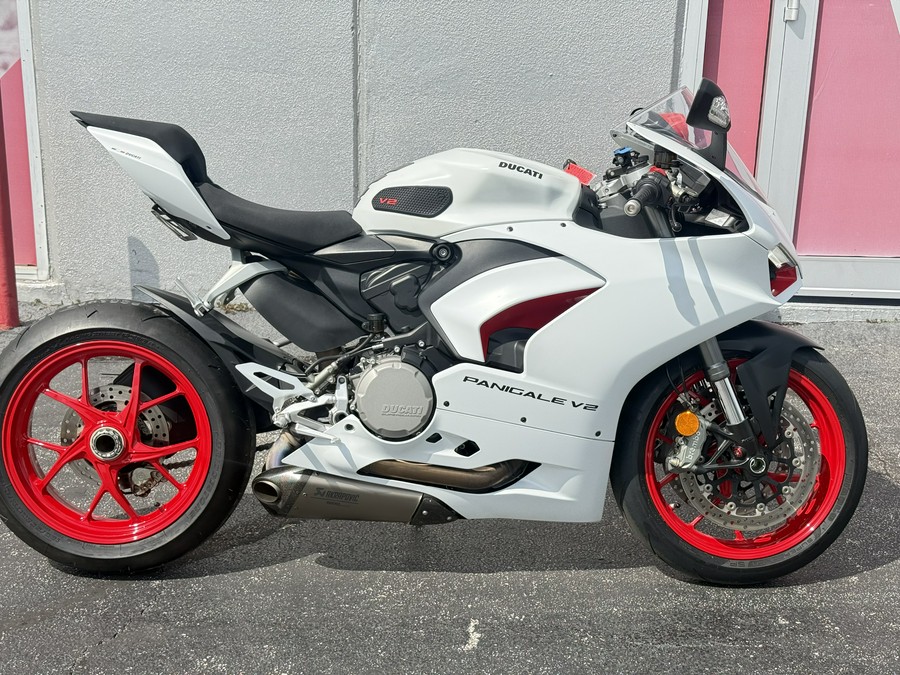 2023 Ducati Panigale V2 Star White Silk livery
