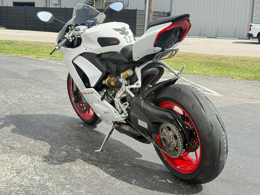 2023 Ducati Panigale V2 Star White Silk livery