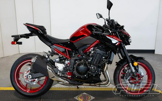 2024 Kawasaki Z900 ABS Candy Persimmon Red/Ebony