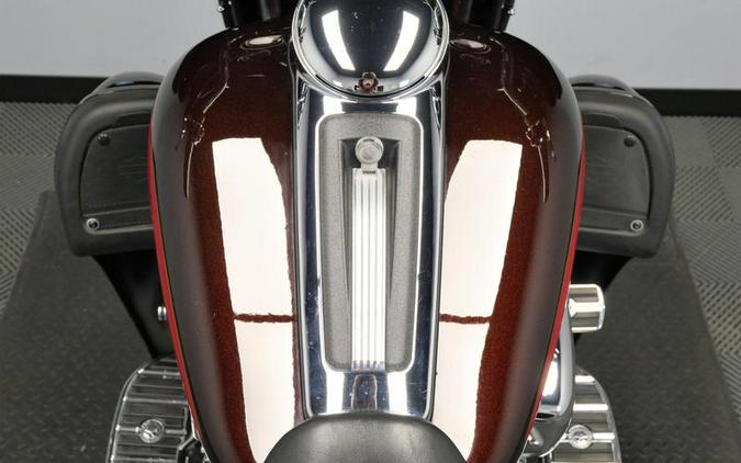 2010 Harley-Davidson® FLHX - Street Glide®