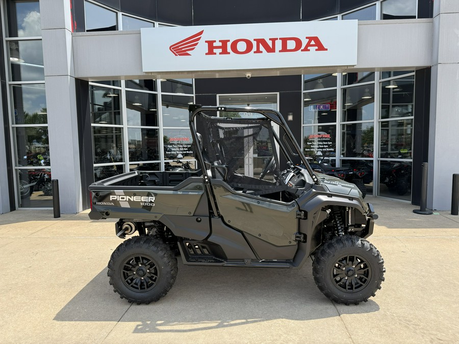 2025 Honda Pioneer 1000 Deluxe
