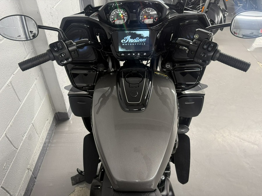 2026 Indian PURSUIT DARK HORSE 112 w/PowerBand