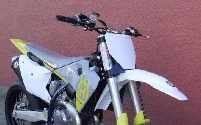 2023 Husqvarna® FS 450