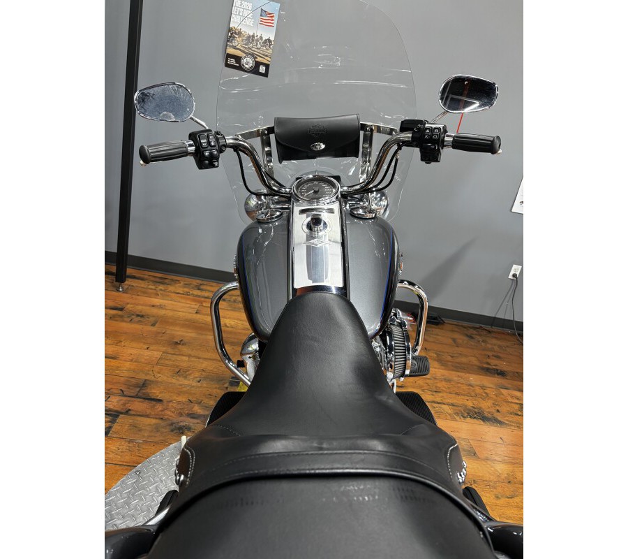 2022 Harley-Davidson® Road King® GNT GRY MTL/BLK W/ PINSTRIP