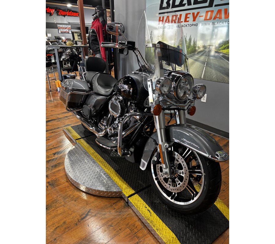 2022 Harley-Davidson® Road King® GNT GRY MTL/BLK W/ PINSTRIP