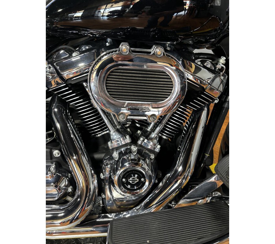 2022 Harley-Davidson® Road King® GNT GRY MTL/BLK W/ PINSTRIP