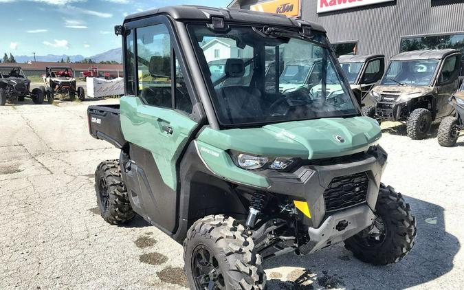 2026 Can-Am® Defender DPS CAB HD10