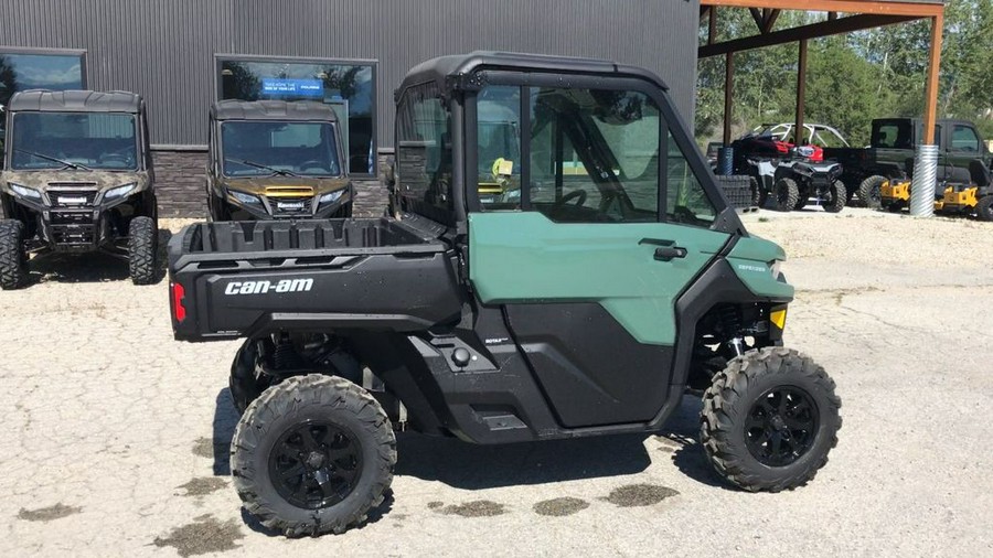 2026 Can-Am® Defender DPS CAB HD10