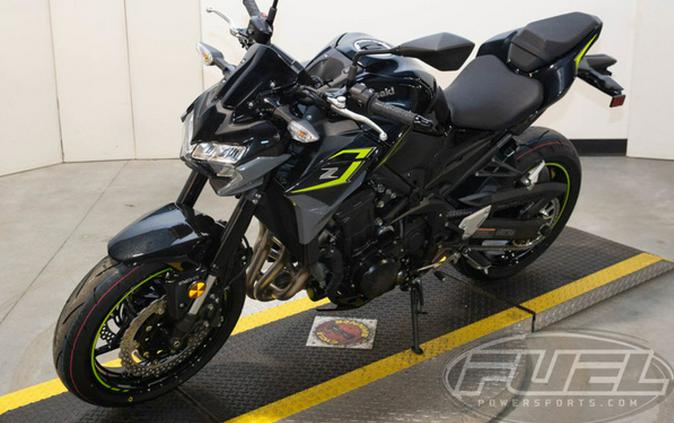 2024 Kawasaki Z900 ABS Metallic Spark Black/Metallic Matte Dark