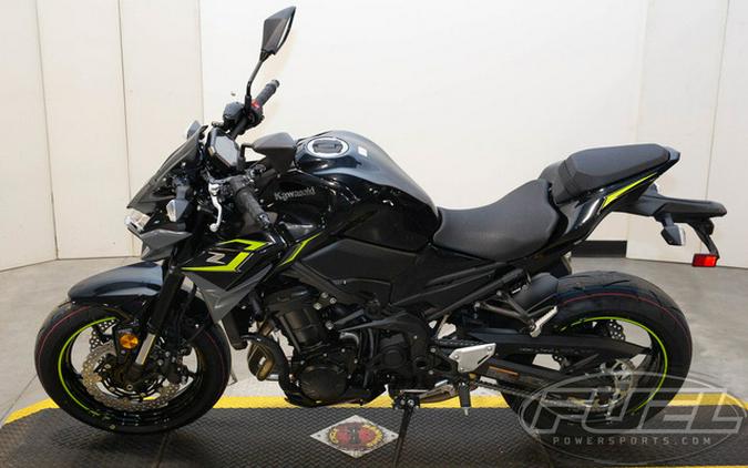 2024 Kawasaki Z900 ABS Metallic Spark Black/Metallic Matte Dark