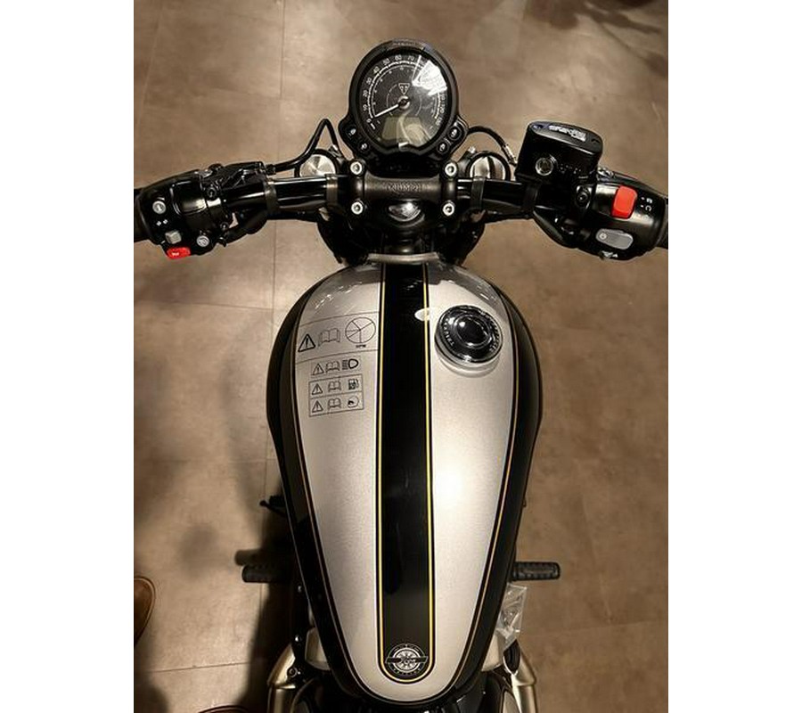 2025 Triumph BONNEVILLE BOBBER