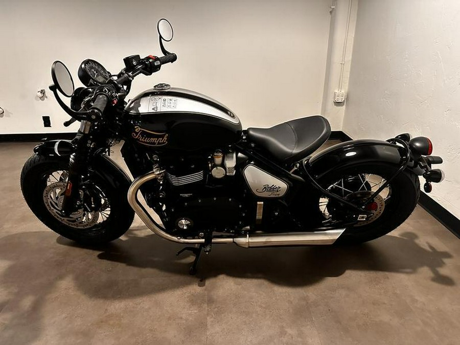 2025 Triumph BONNEVILLE BOBBER