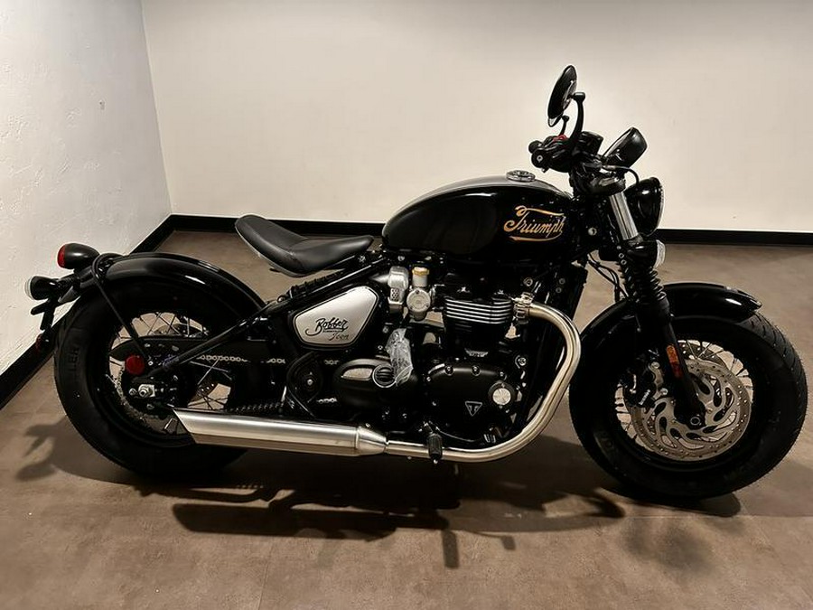 2025 Triumph BONNEVILLE BOBBER