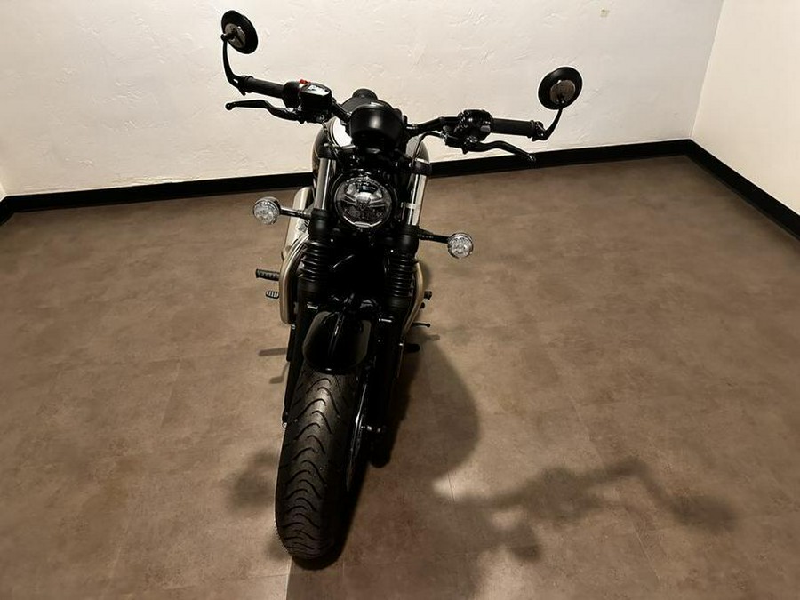 2025 Triumph BONNEVILLE BOBBER