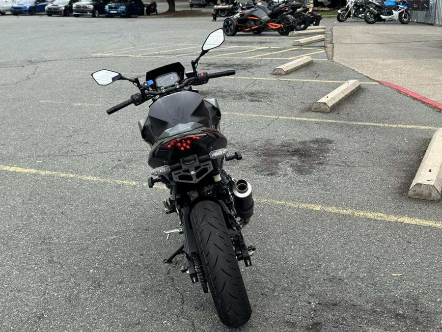 2025 Kawasaki Z500 SE ABS