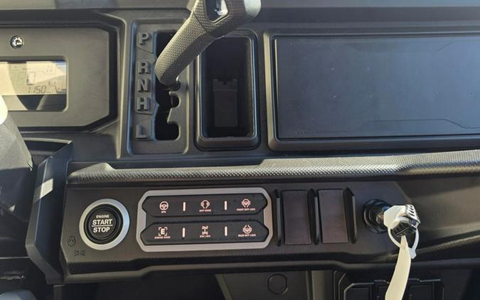 2026 Can-Am Defender MAX X Mr HD11 With Half-Doors Dark Wildla