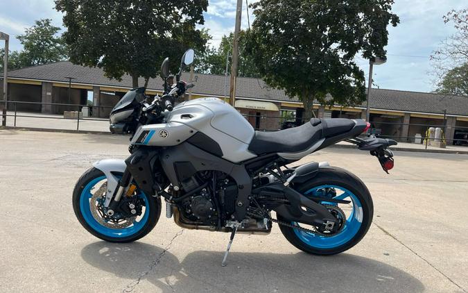 2025 Yamaha MT 10