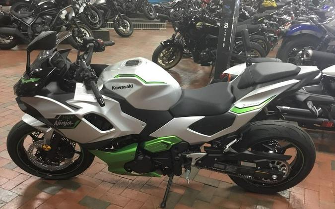 2024 Kawasaki Ninja® 7 Hybrid ABS