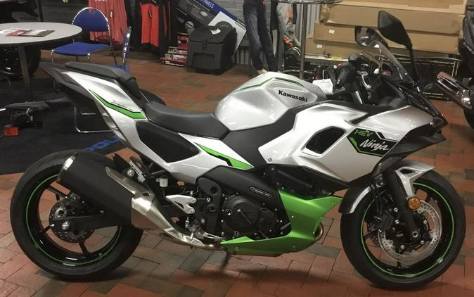 2024 Kawasaki Ninja 7 Hybrid First Look [12 Fast Facts; 40 Pics]