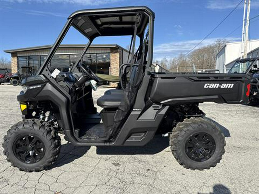 2025 Can-Am Defender DPS HD10