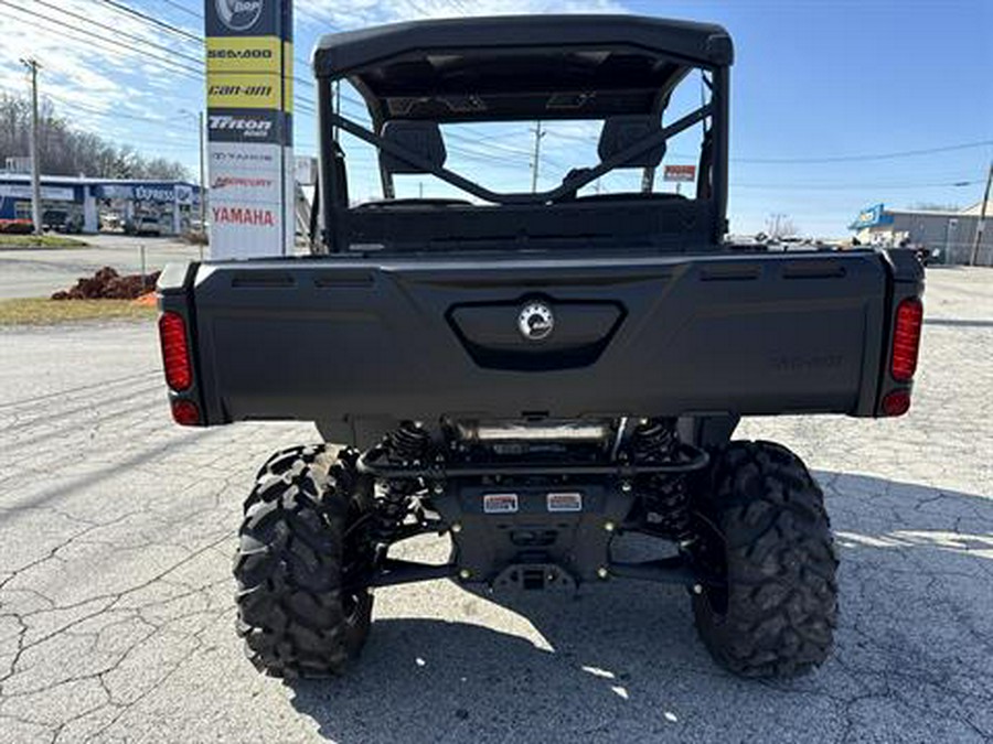 2025 Can-Am Defender DPS HD10