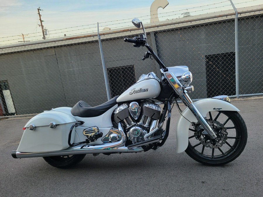 2017 Indian Chief® Classic