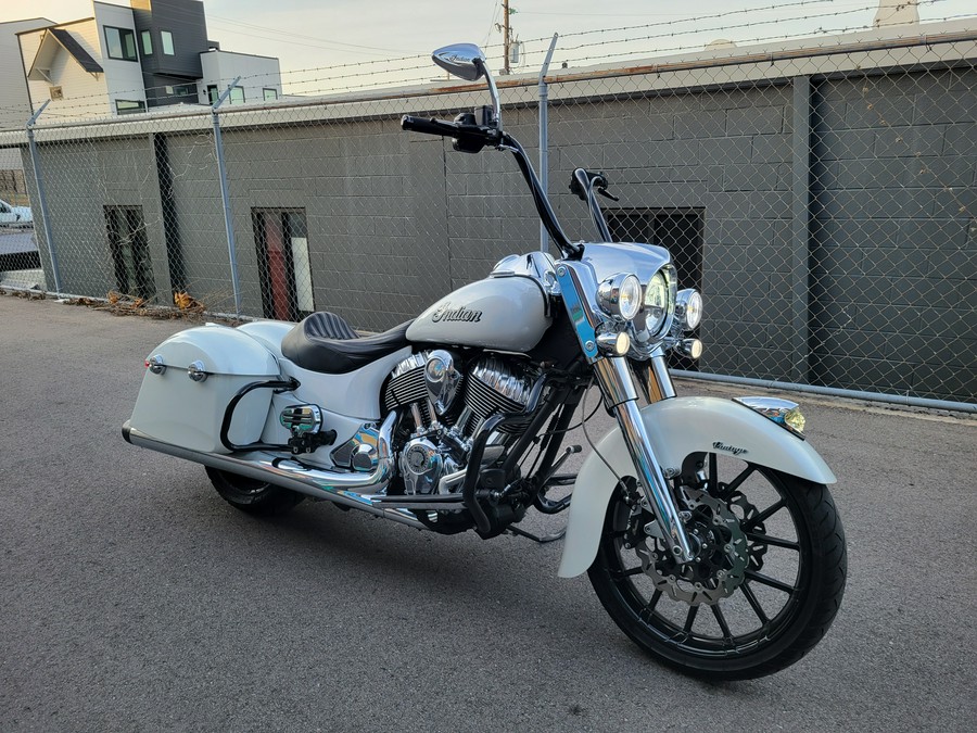 2017 Indian Chief® Classic