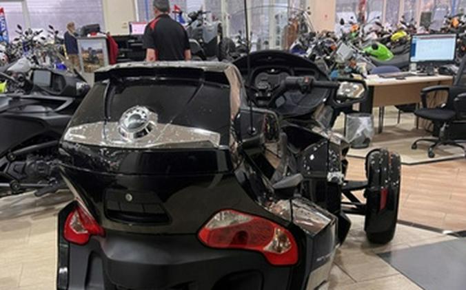 2016 Can-Am Spyder RT 6-Speed Semi-Automatic (SE6) Limited