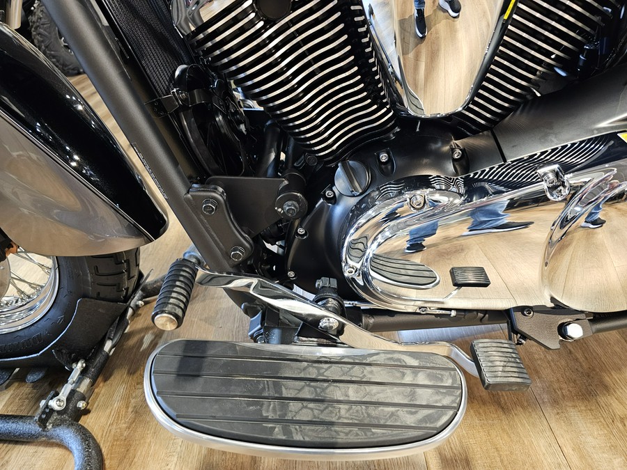 2026 Kawasaki Vulcan 900 Classic LT Metallic Graphite Gray/Metallic Spark Black - 110319