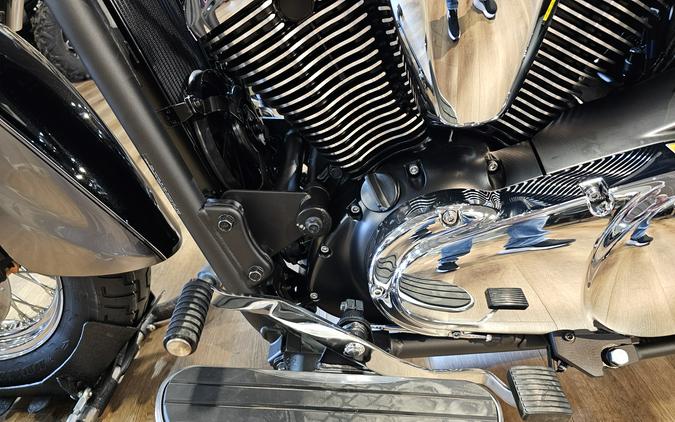 2026 Kawasaki Vulcan 900 Classic LT Metallic Graphite Gray/Metallic Spark Black - 110319