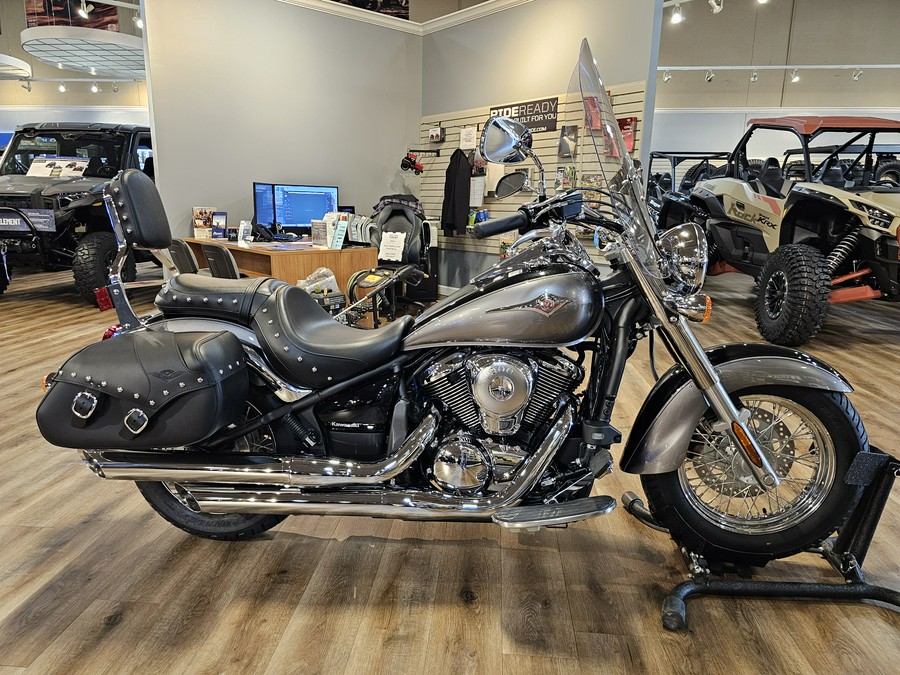 2026 Kawasaki Vulcan 900 Classic LT Metallic Graphite Gray/Metallic Spark Black - 110319