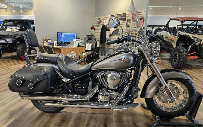 2026 Kawasaki Vulcan 900 Classic LT Metallic Graphite Gray/Metallic Spark Black - 110319