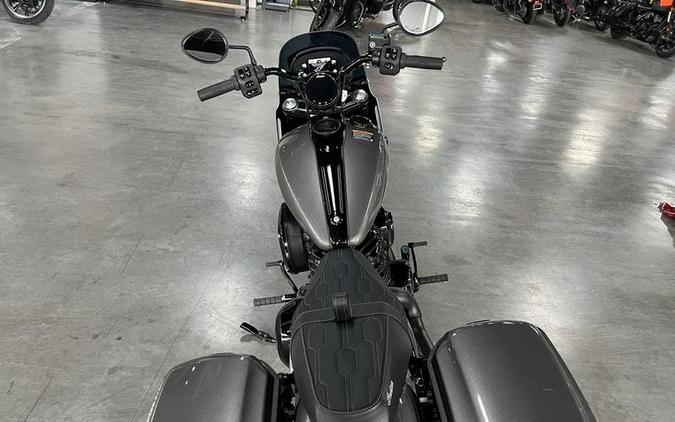 2025 Indian Motorcycle® Sport Chief RT Heavy Metal