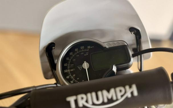 2026 Triumph Scrambler 400 XC