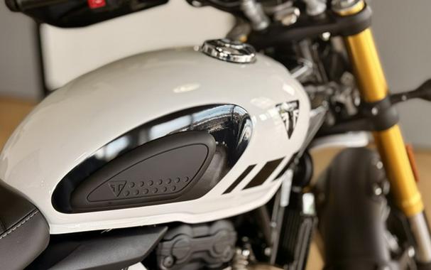 2026 Triumph Scrambler 400 XC