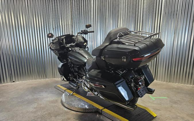 2026 Harley-Davidson Road Glide Limited Iron Horse Metallic Chrome Trim