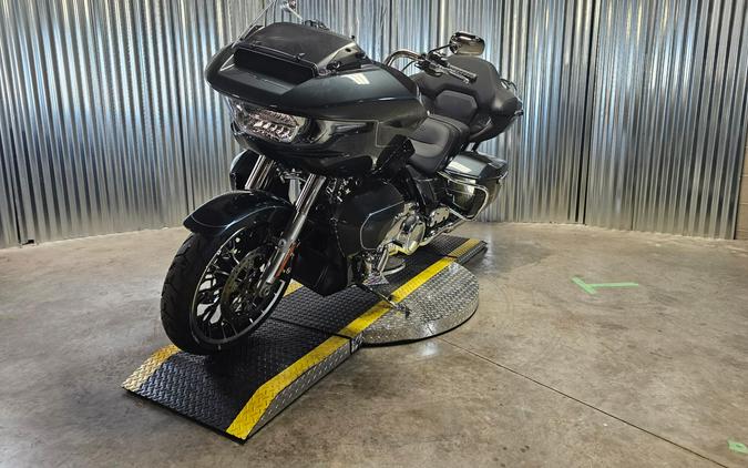 2026 Harley-Davidson Road Glide Limited Iron Horse Metallic Chrome Trim