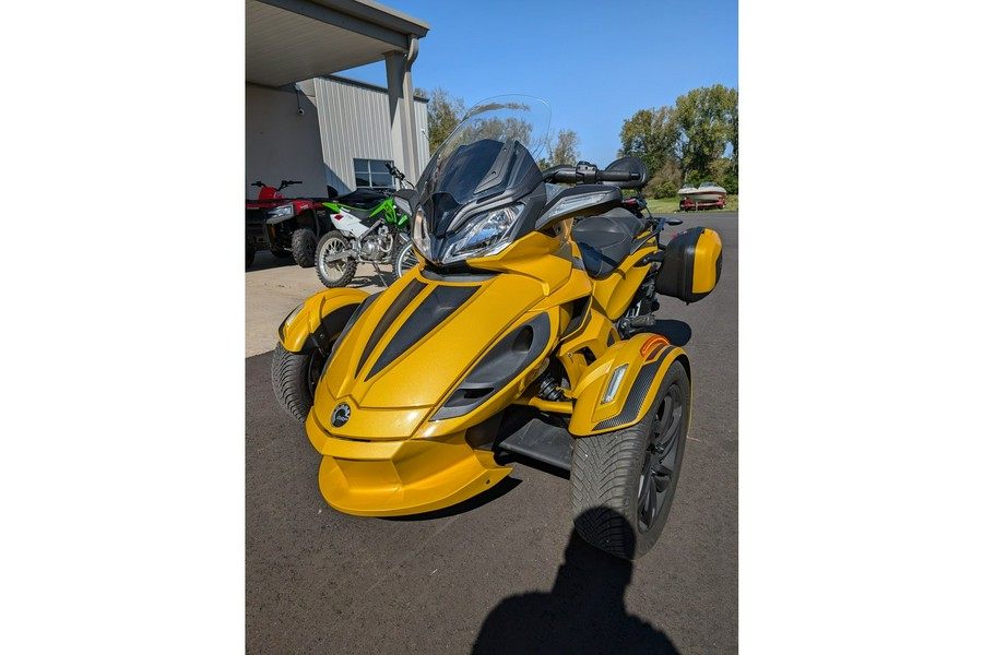 2013 Can-Am Spyder ST-S SE5