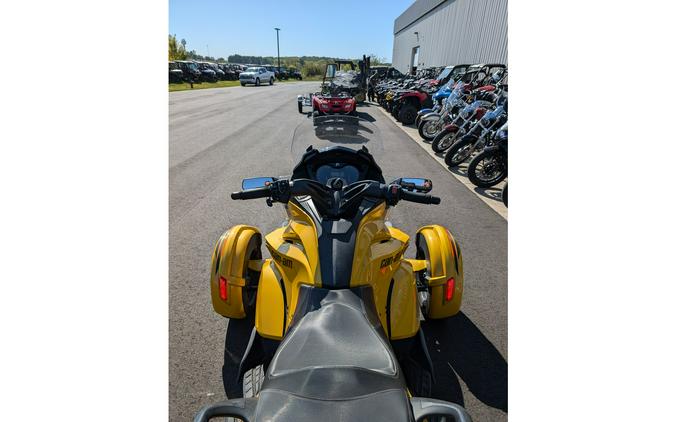 2013 Can-Am Spyder ST-S SE5