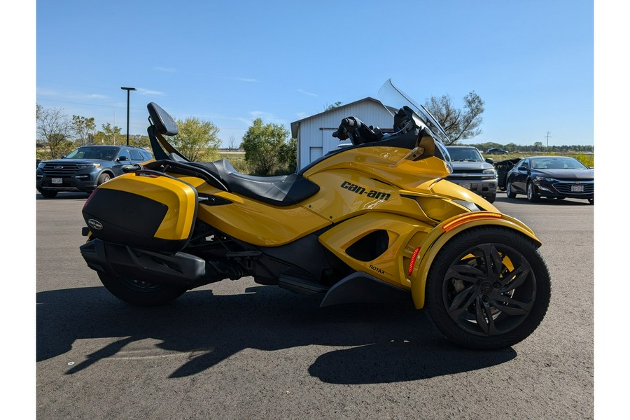 2013 Can-Am Spyder ST-S SE5