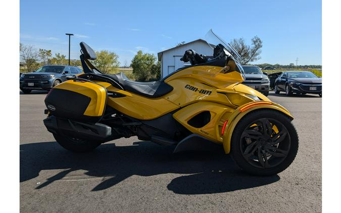 2013 Can-Am Spyder ST-S SE5