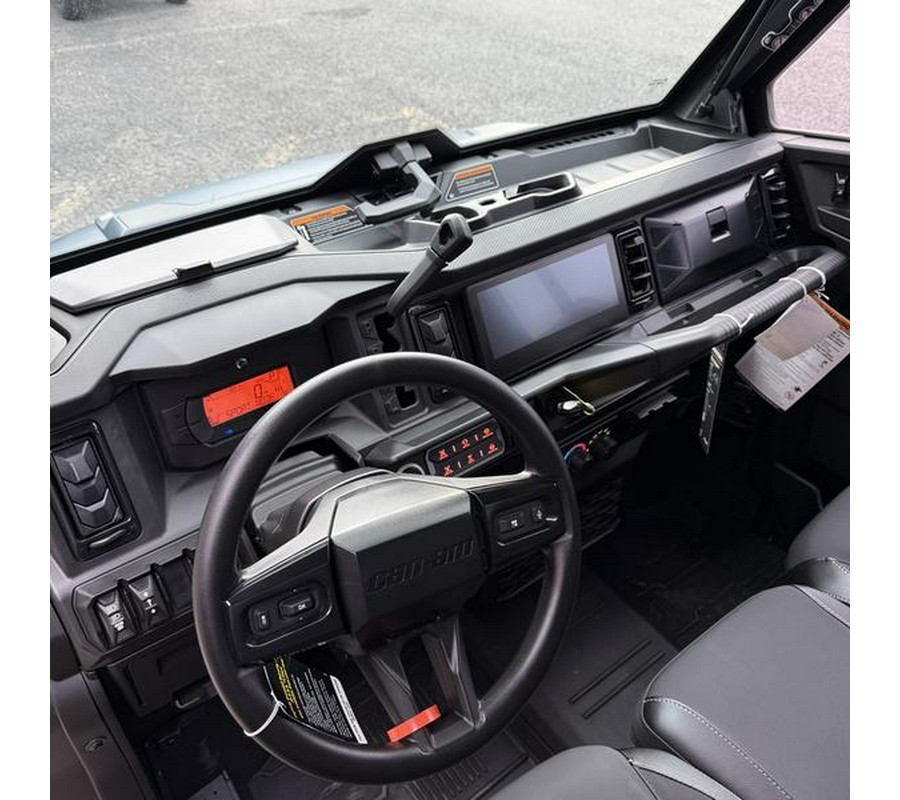 2026 Can-Am® Defender MAX XT CAB HD11 With 10.25 in.display