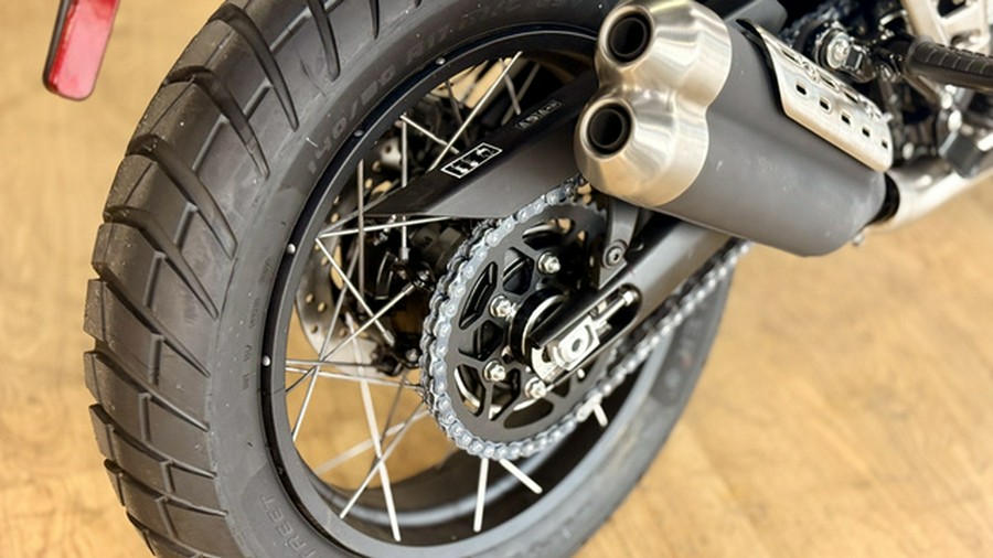 2026 Triumph Scrambler 400 XC