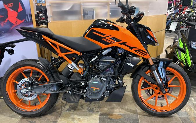 2023 KTM Duke 200