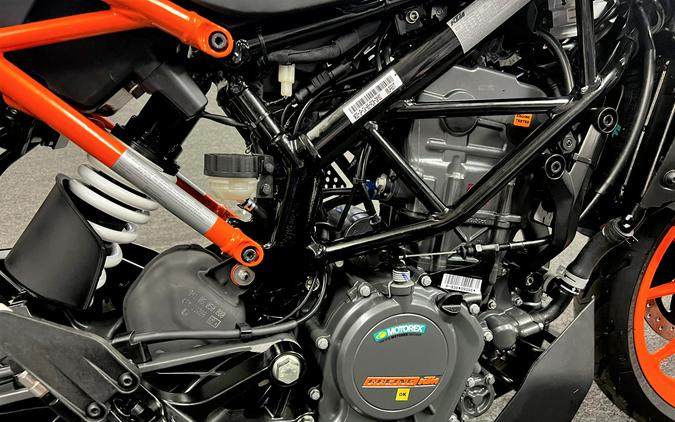 2023 KTM Duke 200