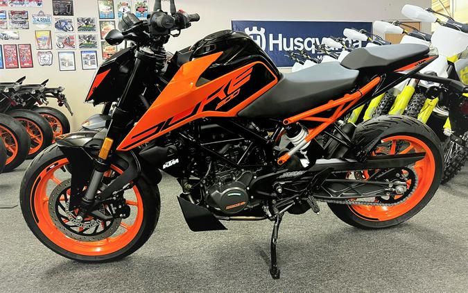 2023 KTM Duke 200