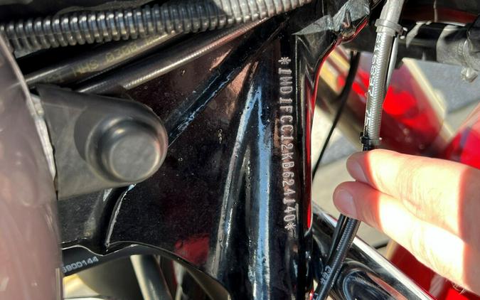 2019 Harley-Davidson® Electra Glide® Ultra Classic® Wicked Red/Barracuda Silver