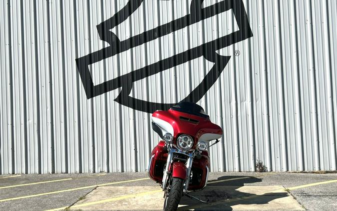 2019 Harley-Davidson® Electra Glide® Ultra Classic® Wicked Red/Barracuda Silver